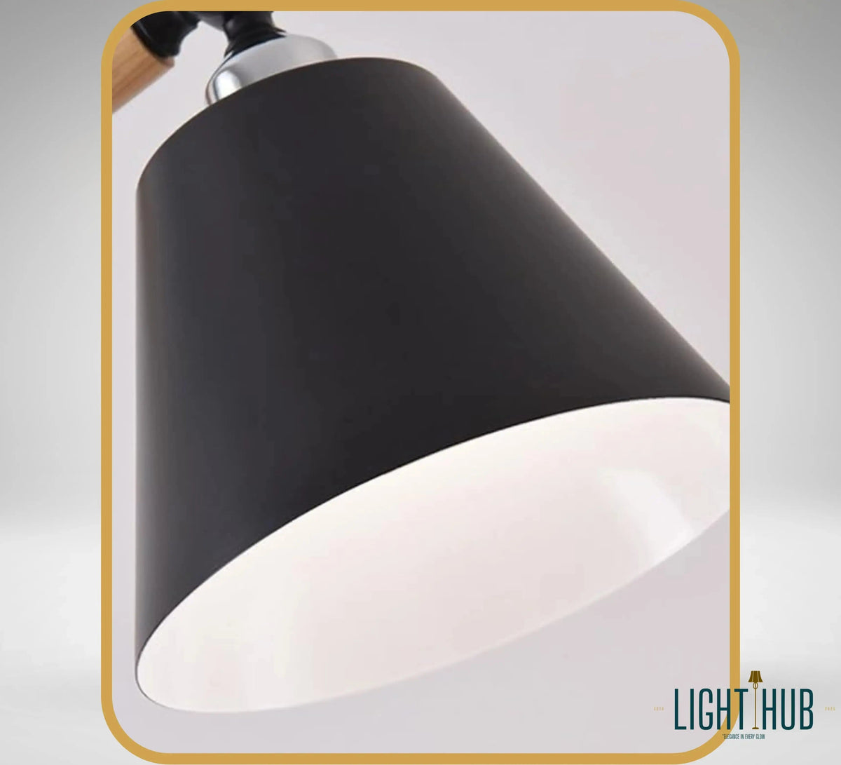 Lampadaire SIENNA - "LIGHT HUB"